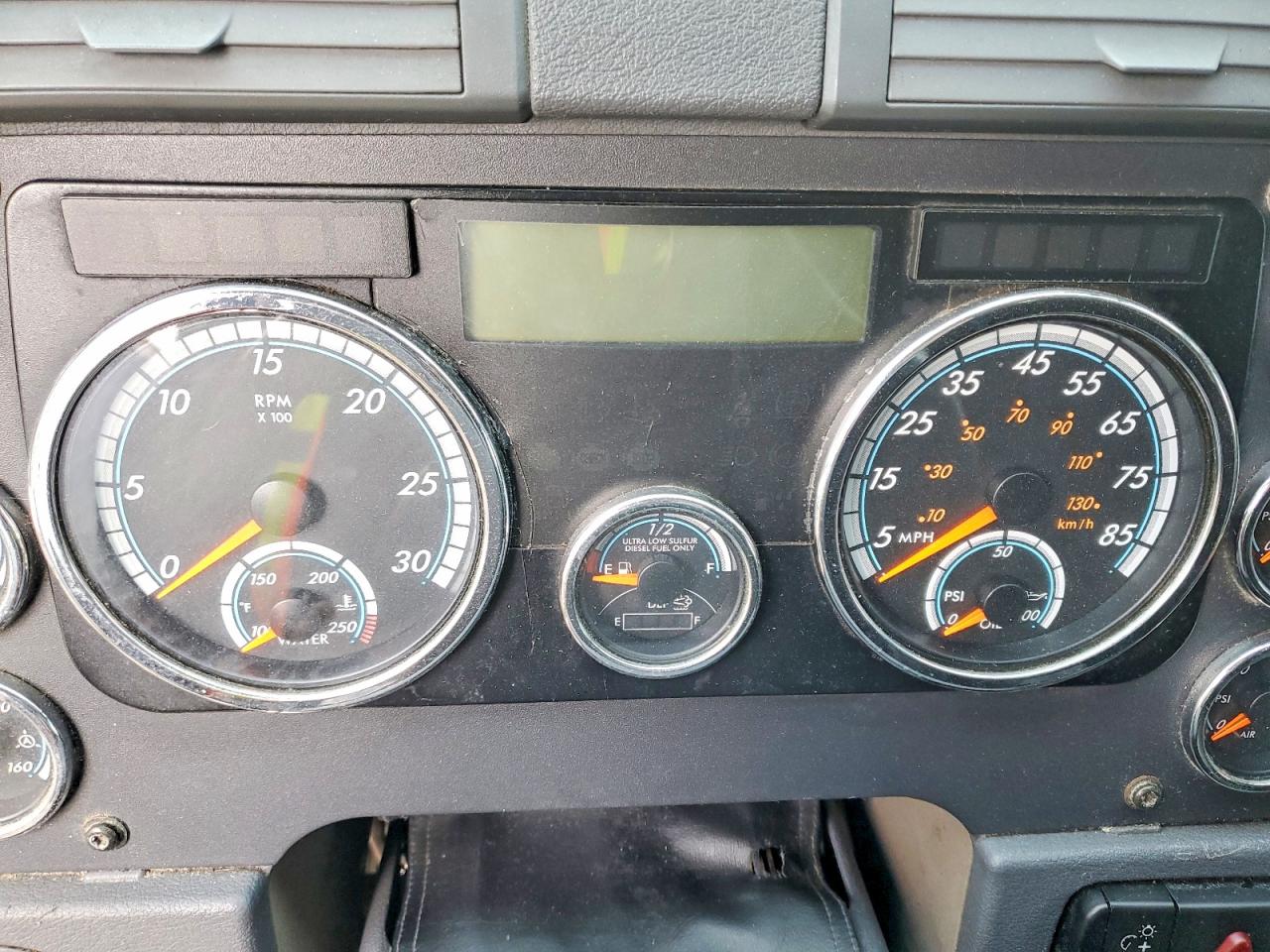 2016 FREIGHTLINER All other VIN 3AKJGLD55GSGN4069 photo 8