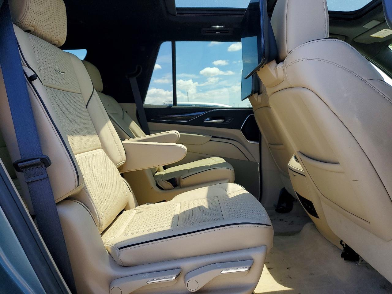 2024 Cadillac Escalade VIN 1GYS4CKL4RR191446 photo 11