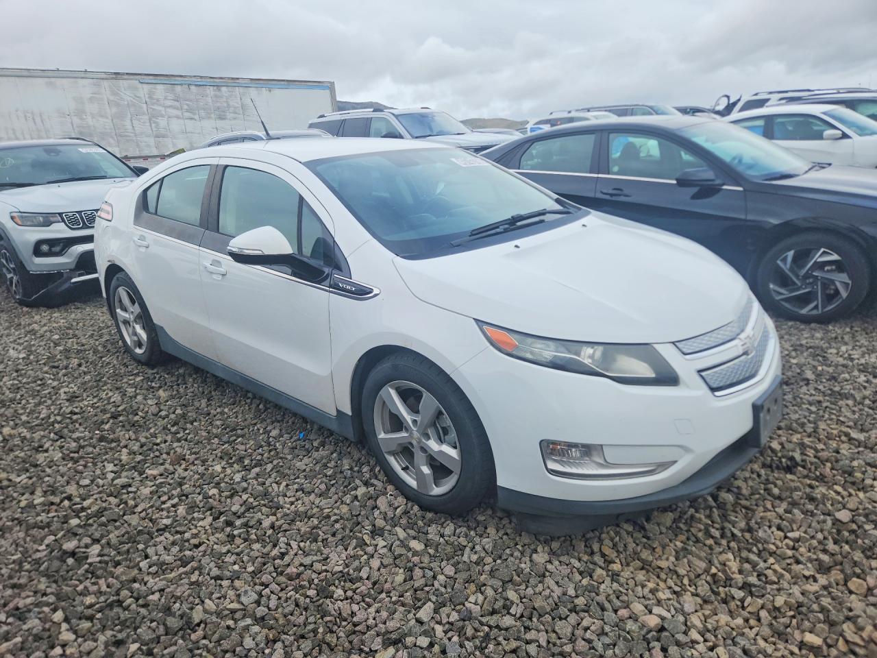 2014 CHEV Volt VIN 1G1RE6E44EU137748 photo 4