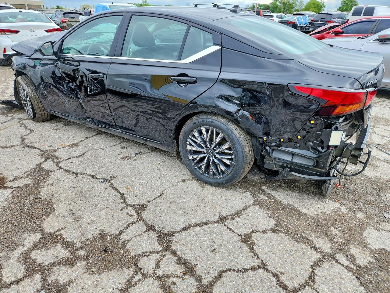 2026 Nissan Altima VIN 1N4BL4DW6TN311225 photo 2