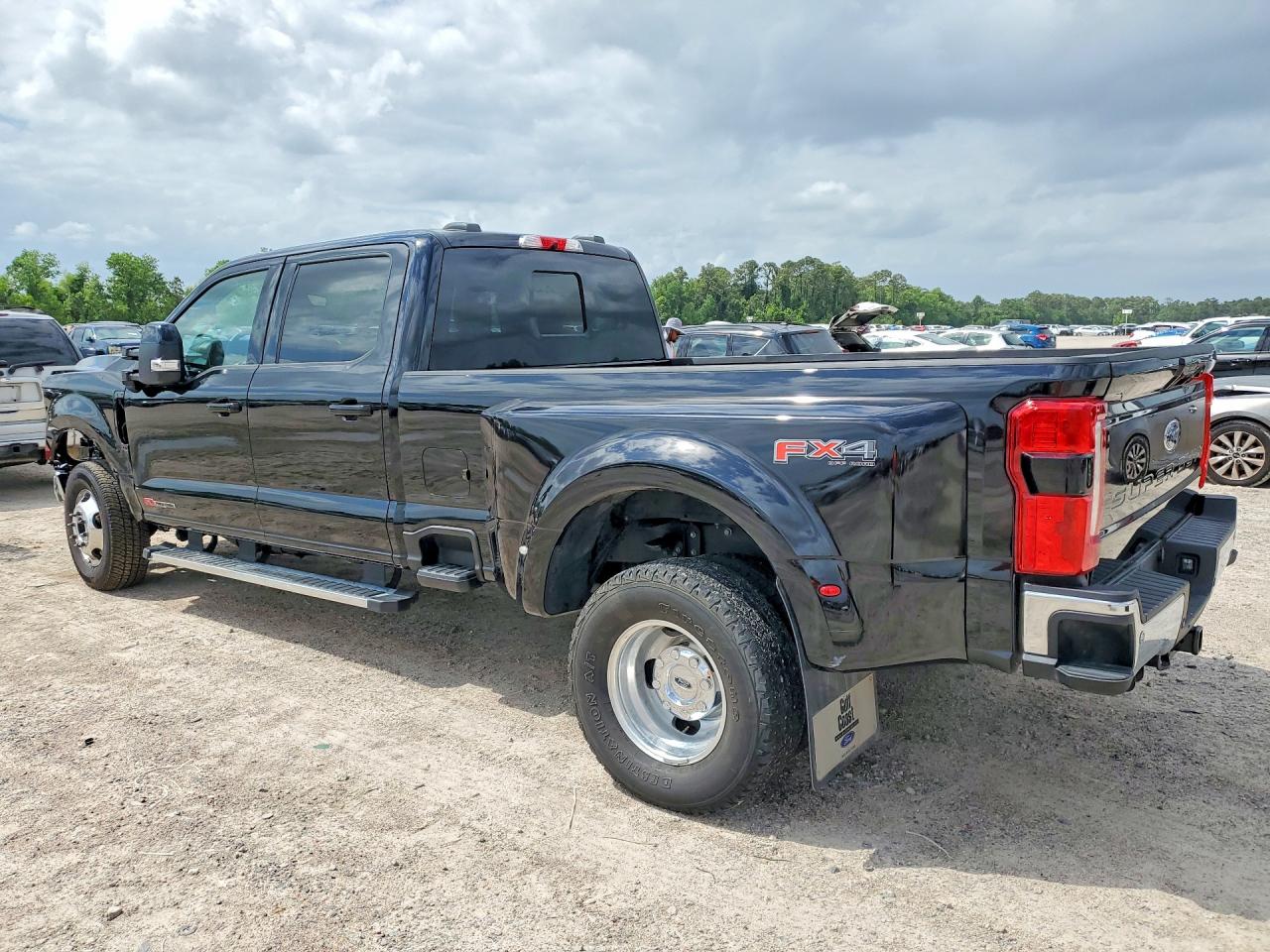 2025 Ford F350 VIN 1FT8W3DM0SED96565 photo 2
