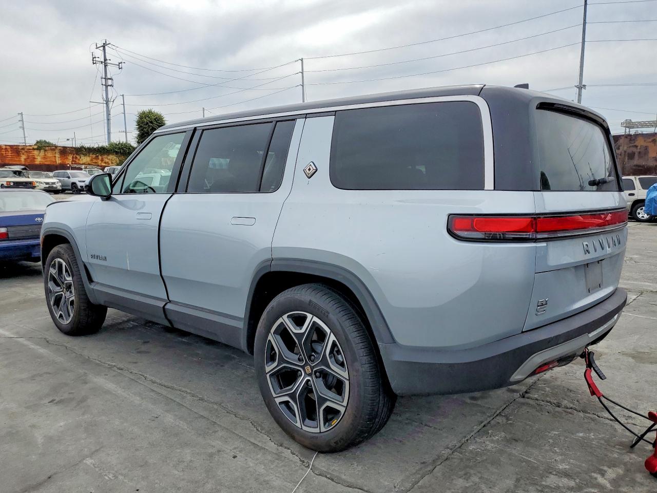 2025 Rivian Ris VIN 7PDSGBBA2SN072323 photo 2