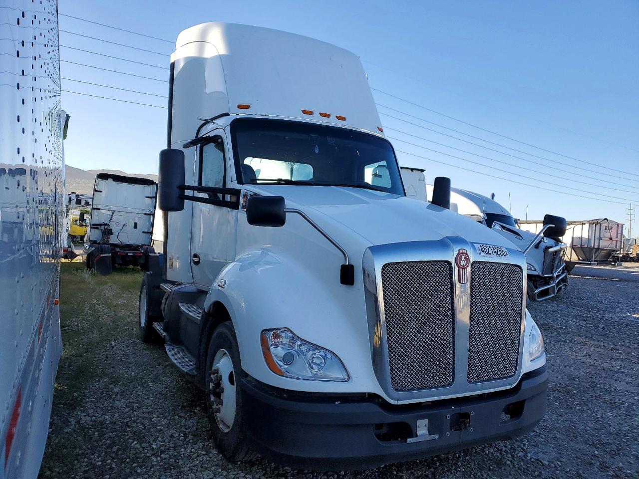 2020 All other VIN 1XKYA48X2LJ393317 photo 1
