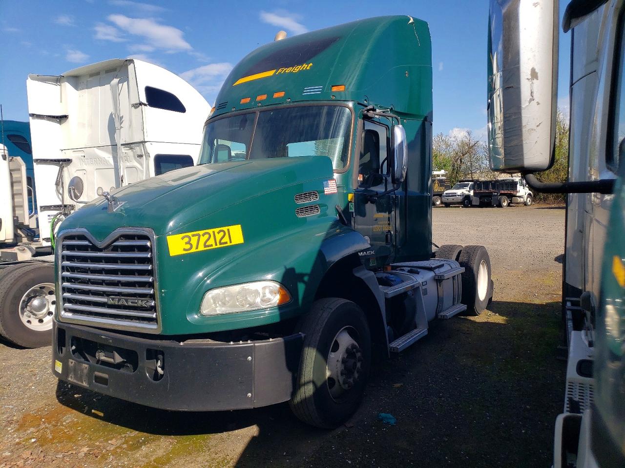2018 MACK All other VIN 1M1AW01X5JM010452 photo 2