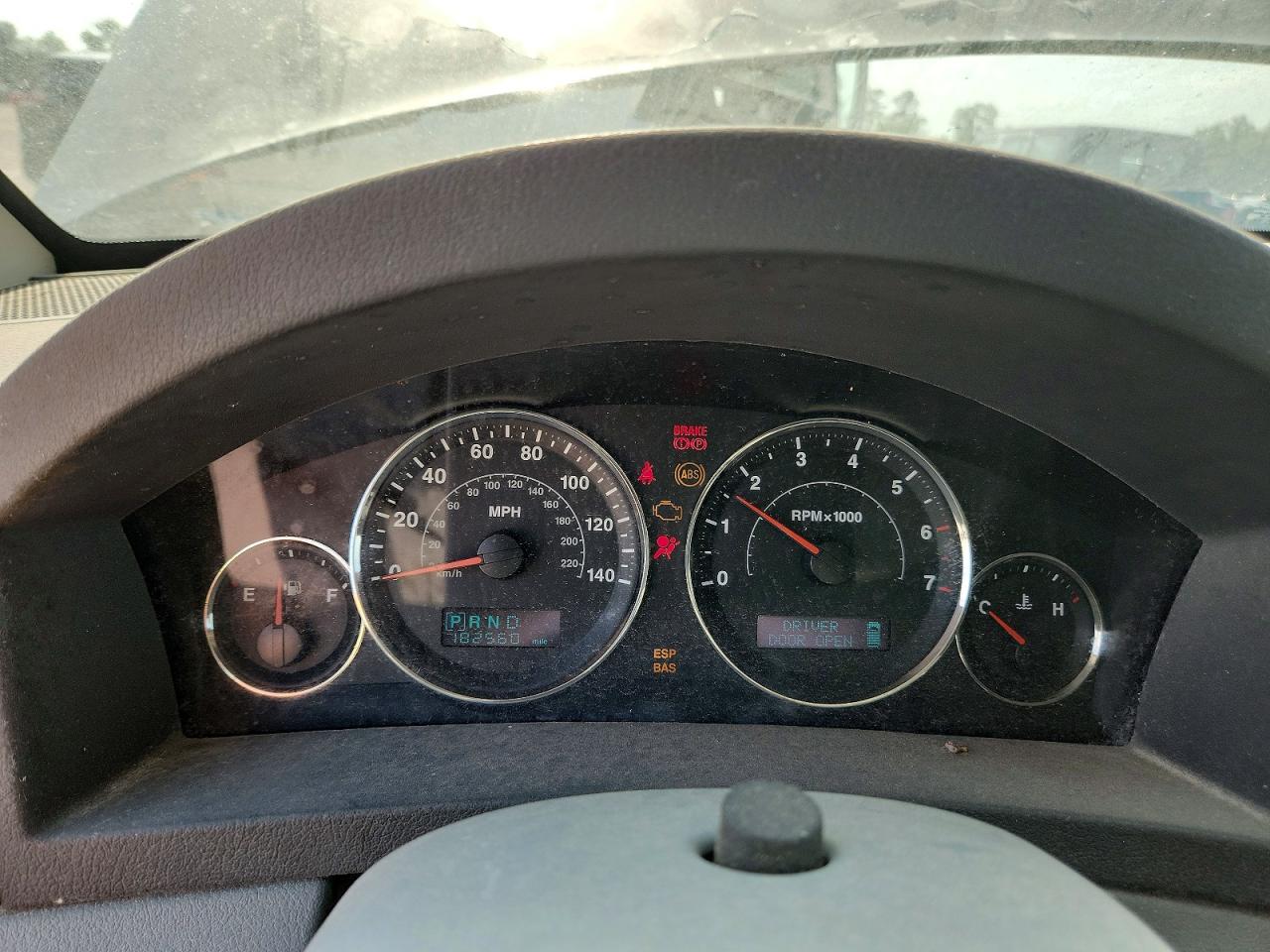 2007 Jeep Cherokee VIN 1J8GR48K77C548323 photo 9