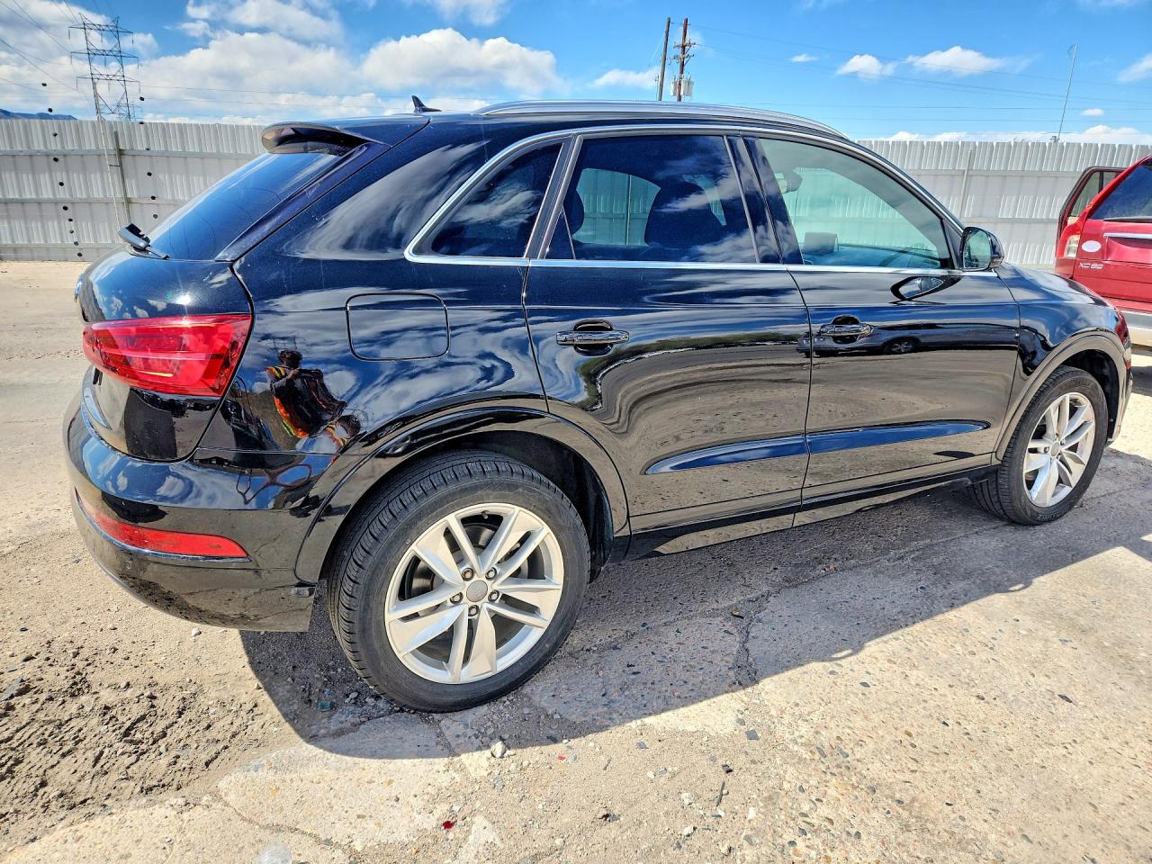 2016 Audi Q3 VIN WA1BFCFS2GR010921 photo 3