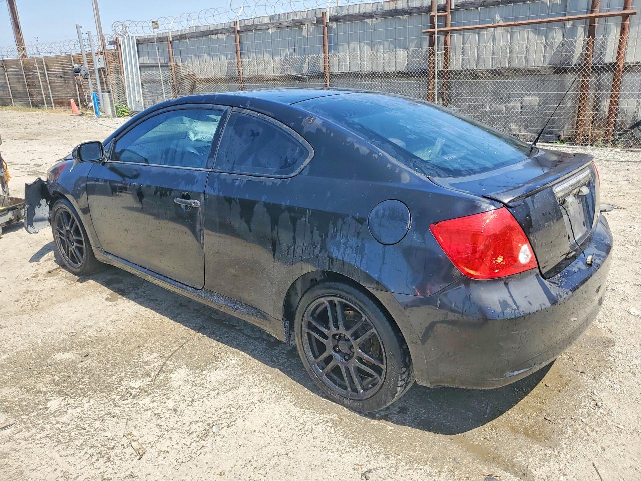 2005 Scion Tc VIN JTKDE177850061429 photo 2