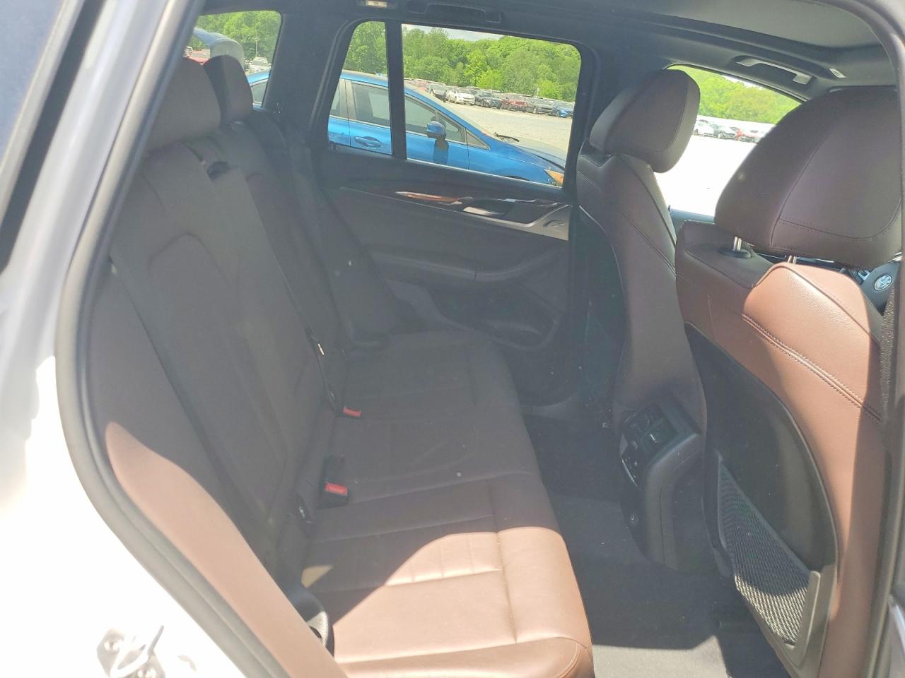 2018 BMW X3 VIN 5UXTR9C5XJLC83085 photo 11