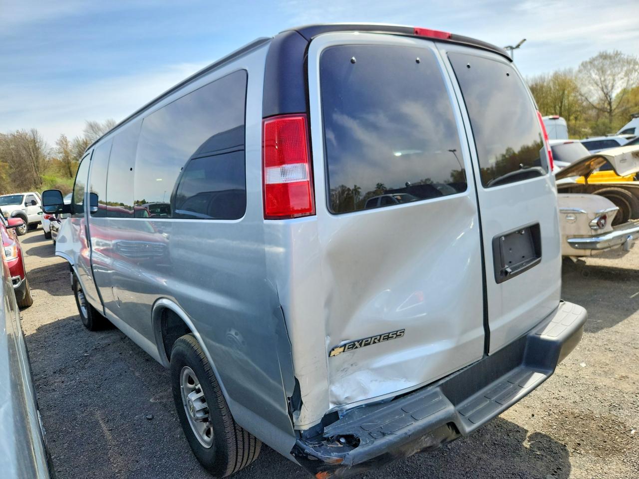 2025 CHEVROLET Express VIN 1GAWGEFP2S1262583 photo 2