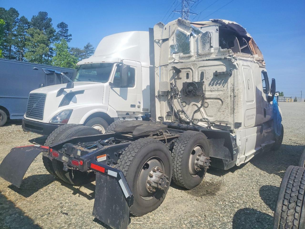 2020 FREIGHTLINER All other VIN 3AKJGLDR9LDLT6812 photo 4
