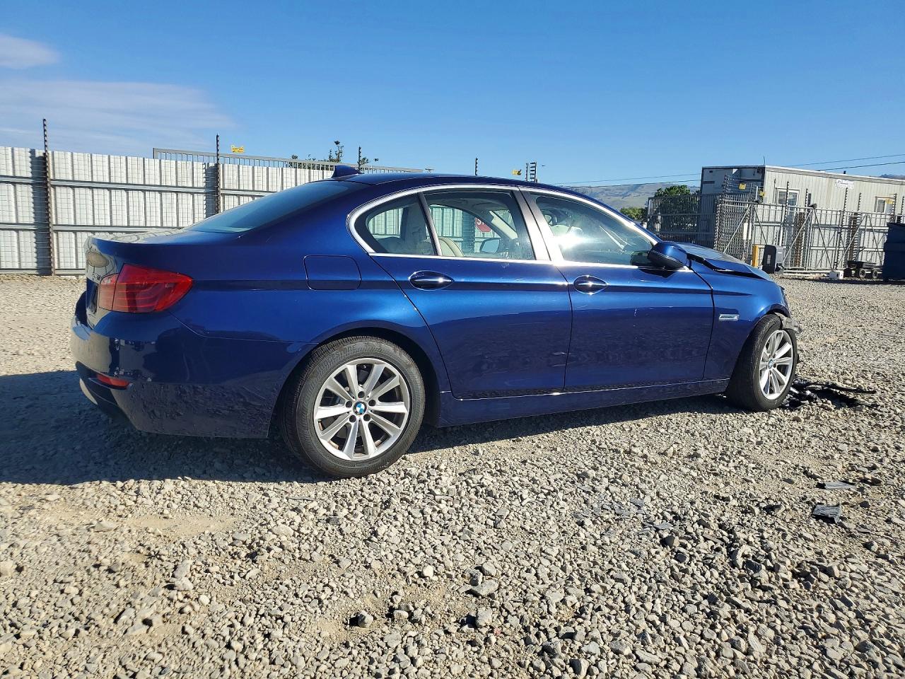2015 BMW 5 series VIN WBA5A5C54FD523284 photo 3