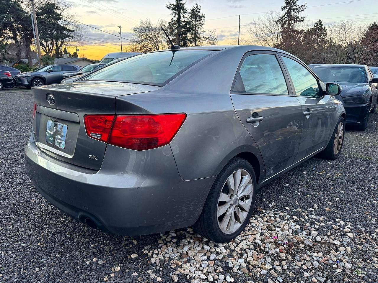 2011 Kia Forte VIN KNAFW4A30B5334170 photo 4