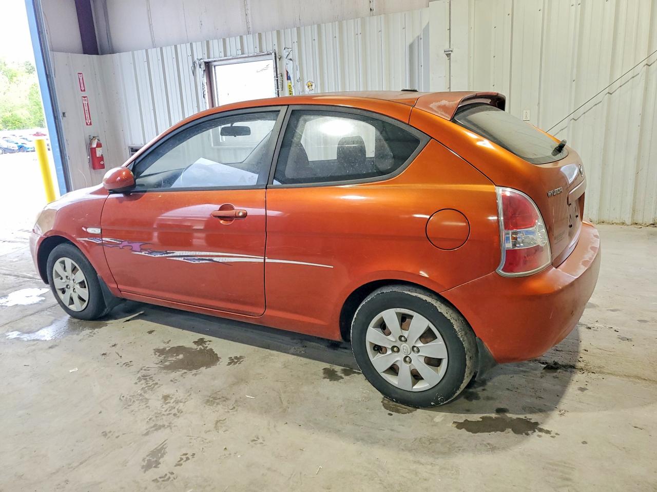2010 Hyundai Accent VIN KMHCM3AC1AU151544 photo 2