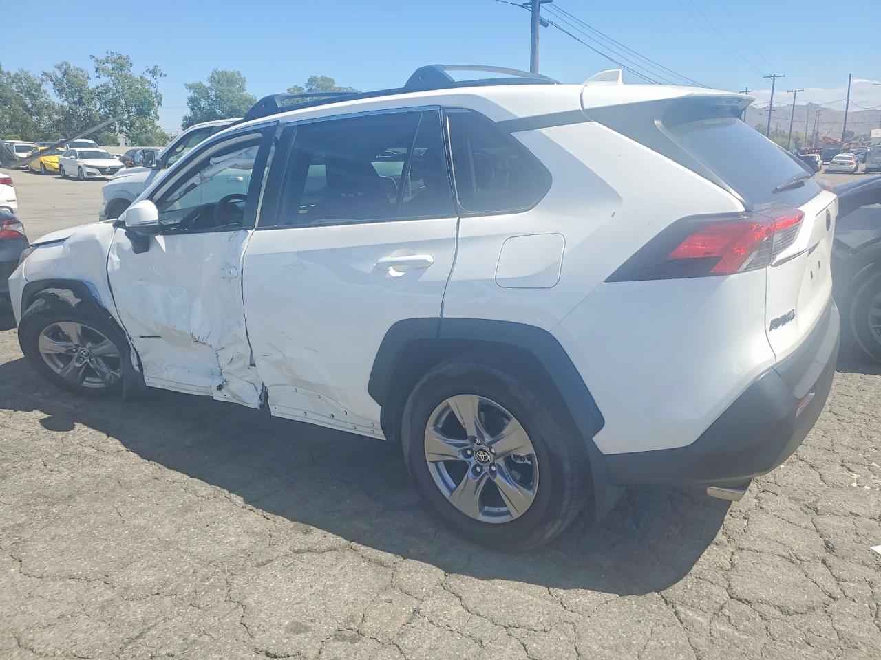 2025 Toyota Rav4 VIN 2T3W1RFV0SW398307 photo 2
