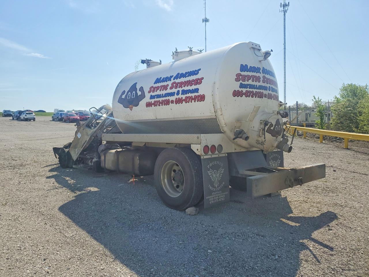 2017 FREIGHTLINER All other VIN 1FVACWDT9HHHY0619 photo 2