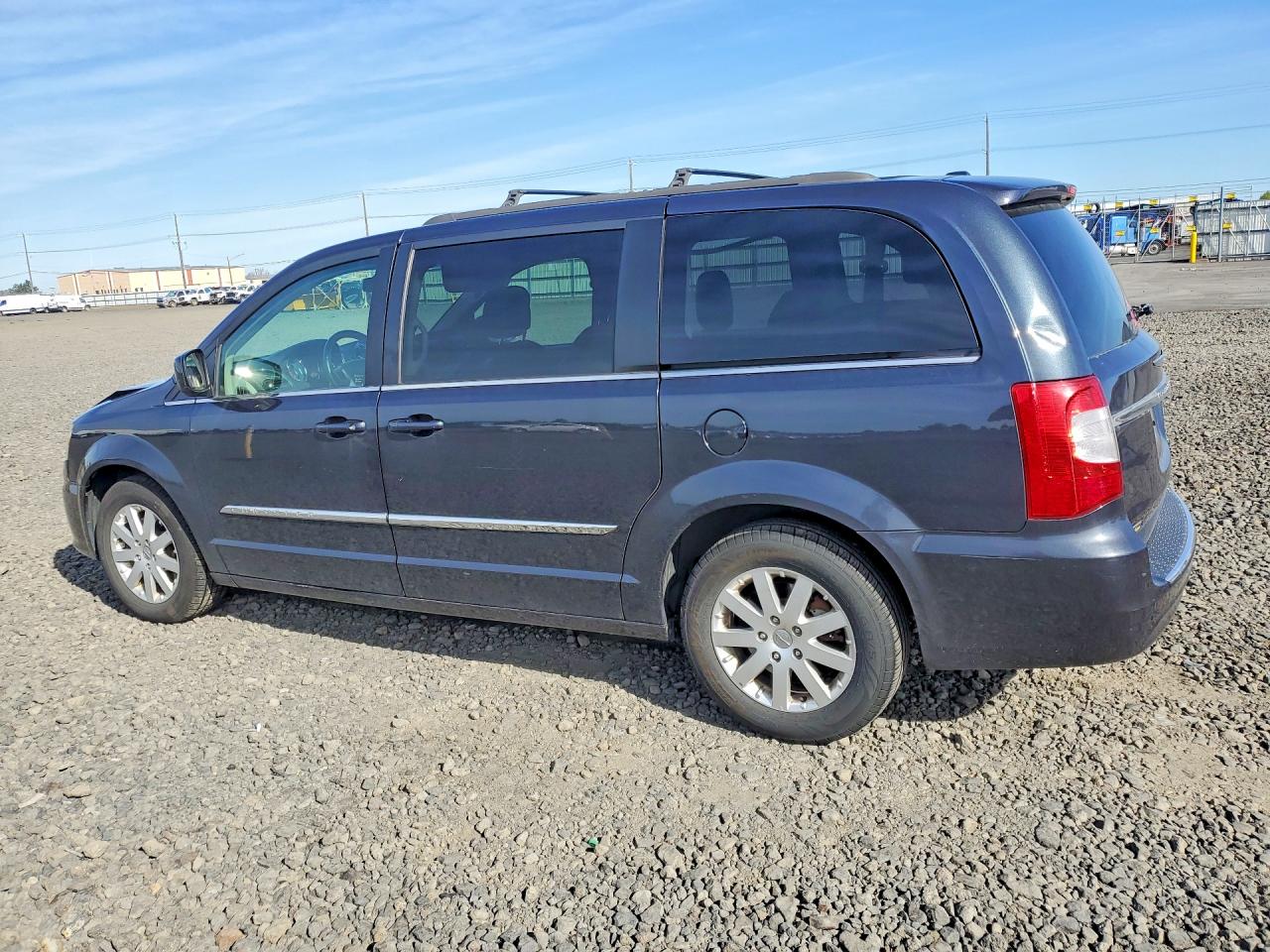 2014 CHRYSLER Minivan VIN 2C4RC1BGXER343314 photo 2