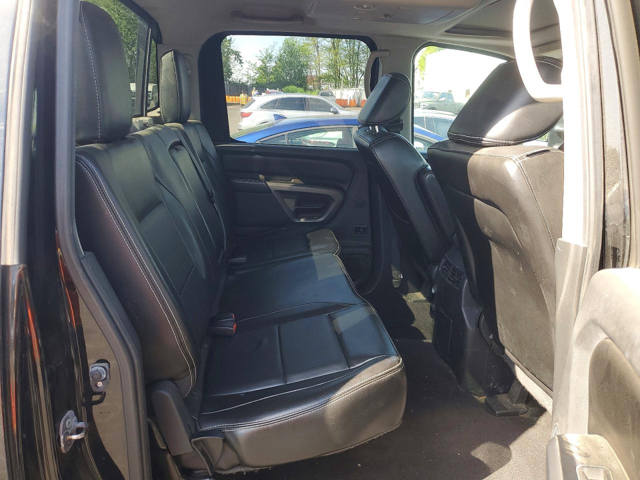 2015 Nissan TITAN VIN 1N6AA0EC2FN500819 photo 10