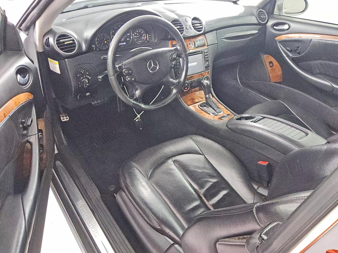 2007 Mercedes-Benz Clk-class VIN WDBTK56F77F209239 photo 8