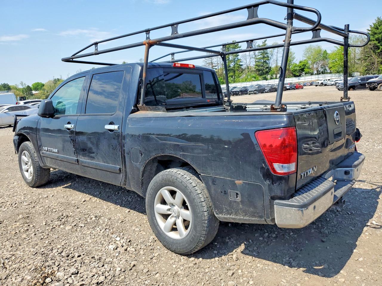 2011 Nissan TITAN VIN 1N6AA0ECXBN310051 photo 2