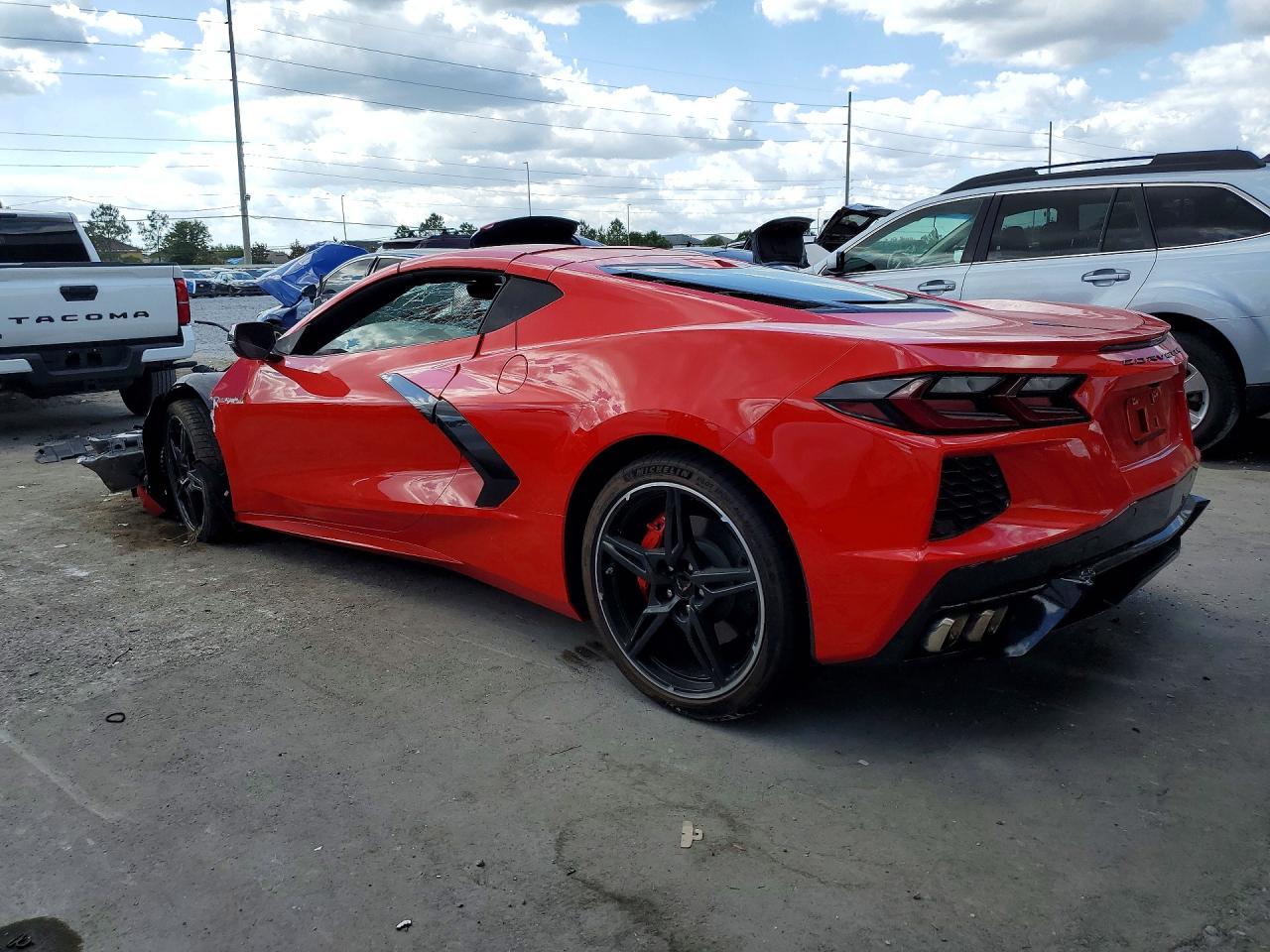 2021 Chevrolet Corvette VIN 1G1YB2D41M5120560 photo 2