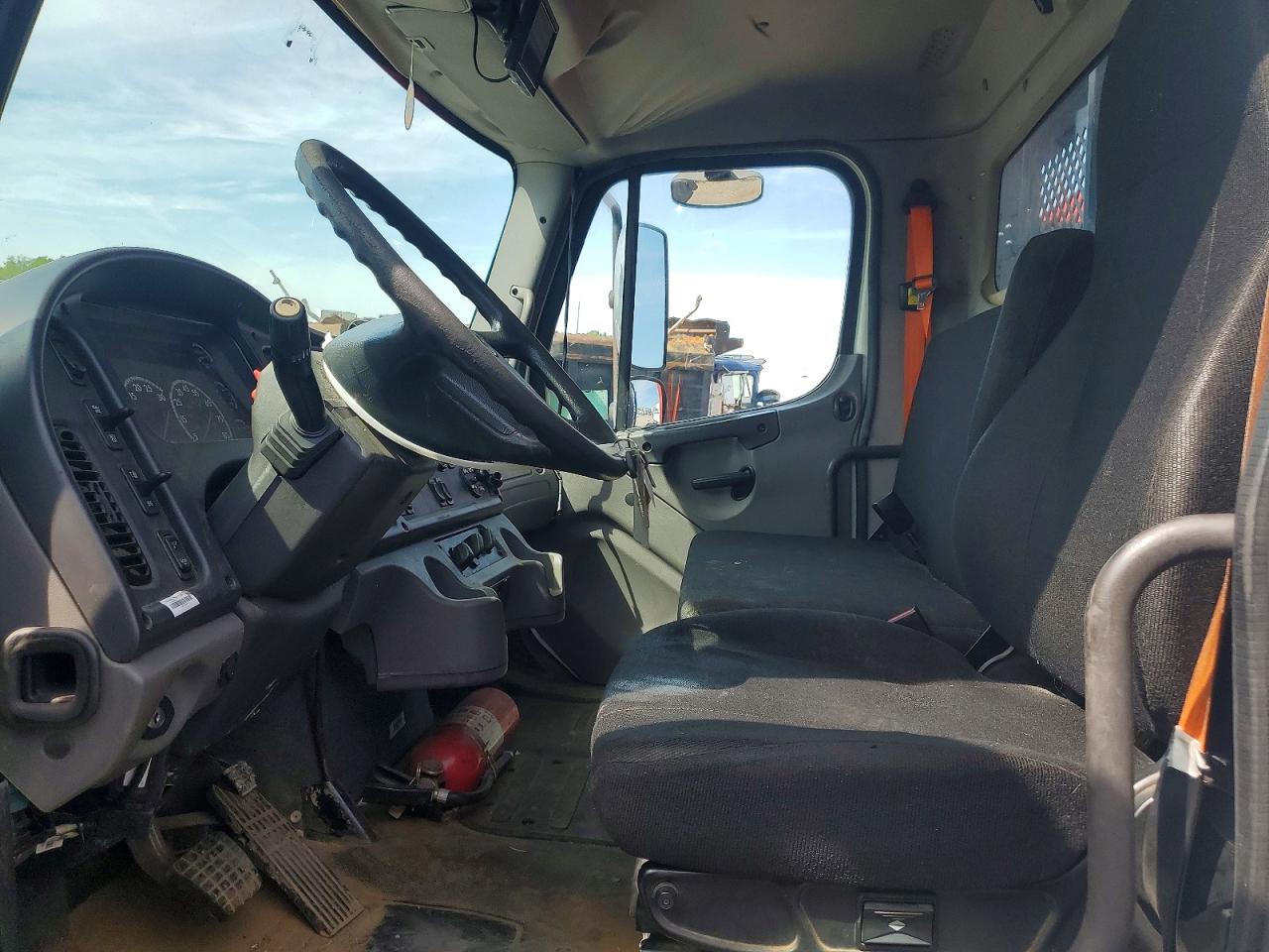 2017 FREIGHTLINER All other VIN 1FVACXDT7HHJF1570 photo 7