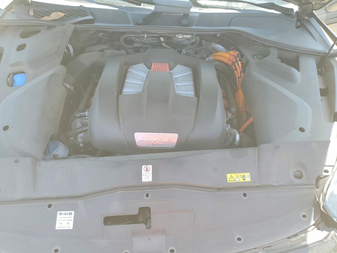 2017 Porsche Cayenne VIN WP1AE2A23HLA69534 photo 12