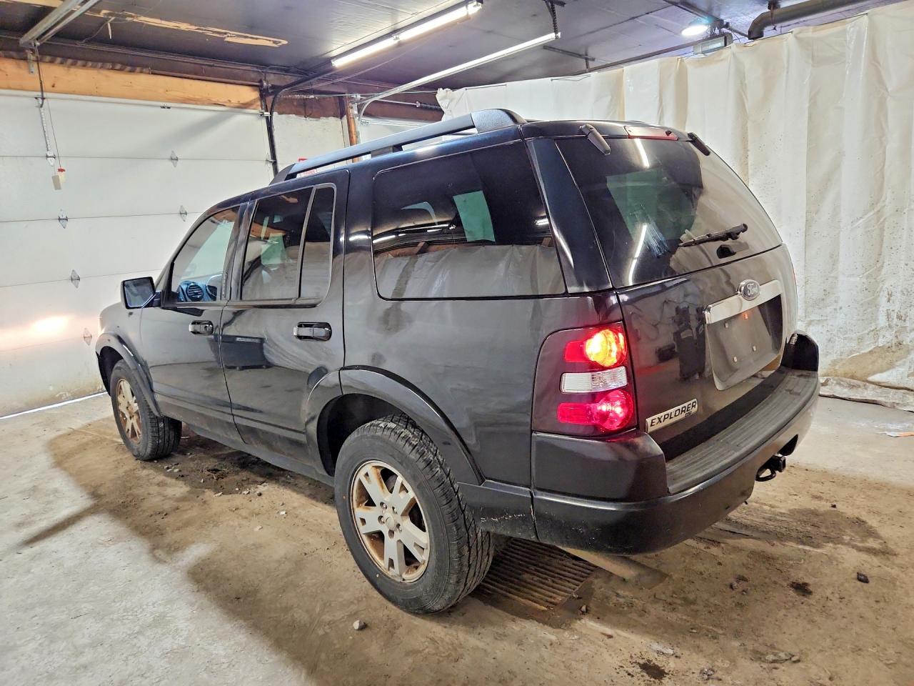 2009 Ford Explorer VIN 1FMEU73869UA42274 photo 2