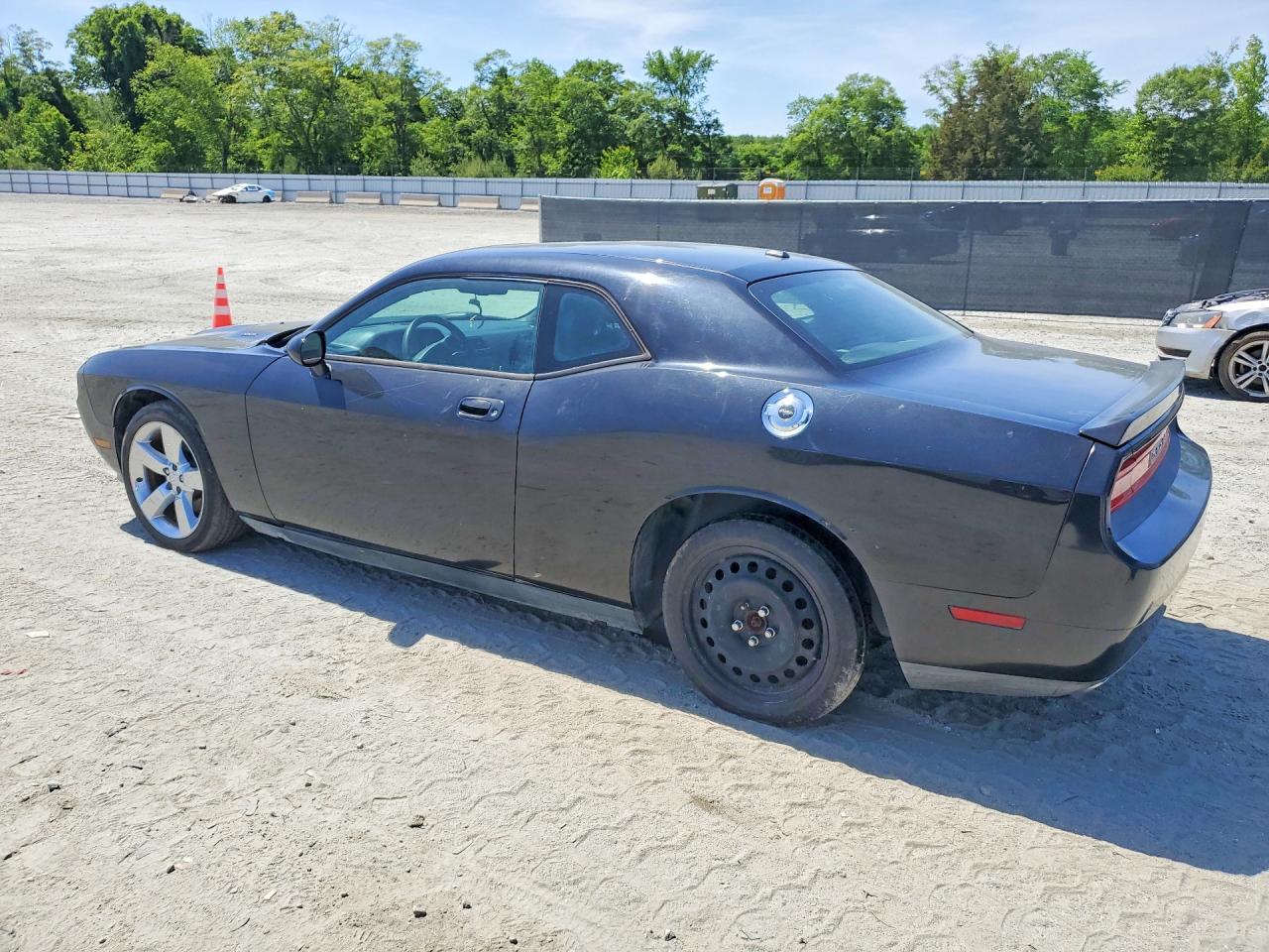 2009 Dodge Challenger VIN 2B3LJ54T39H511644 photo 2