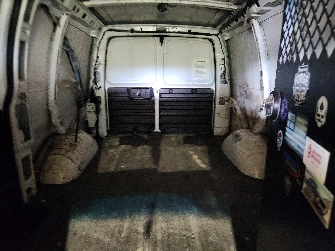 2016 CHEV Express VIN 1GCWGAFF5G1215627 photo 10