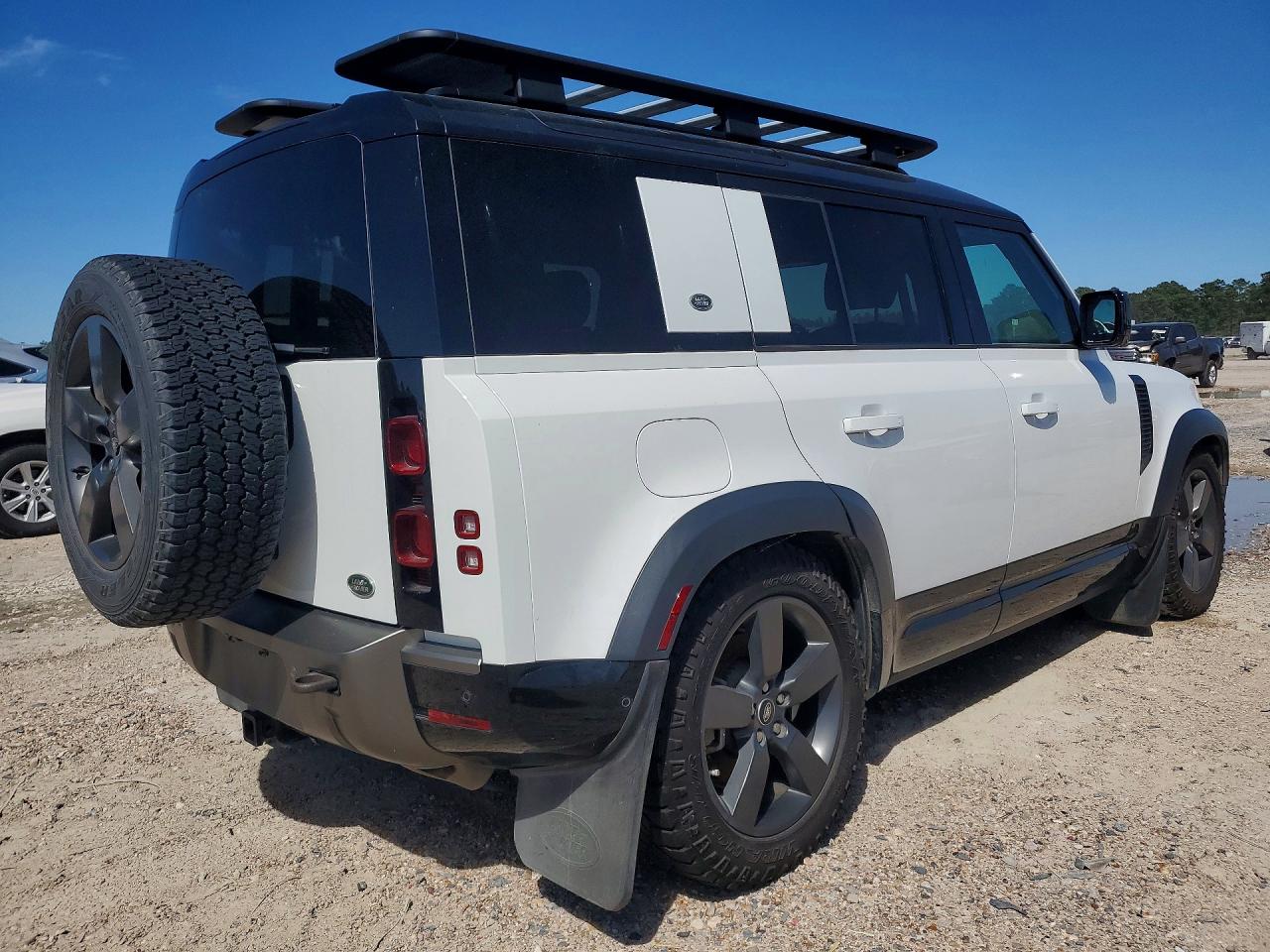 2022 LAND Defender VIN SALE27RU1N2094506 photo 3
