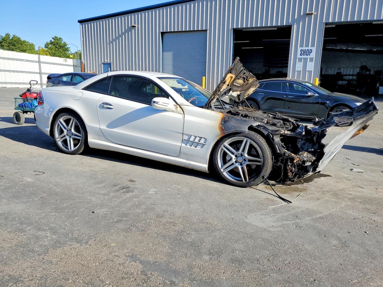 2009 MERCEDES-BENZ Sl-class VIN WDBSK71F19F143160 photo 4