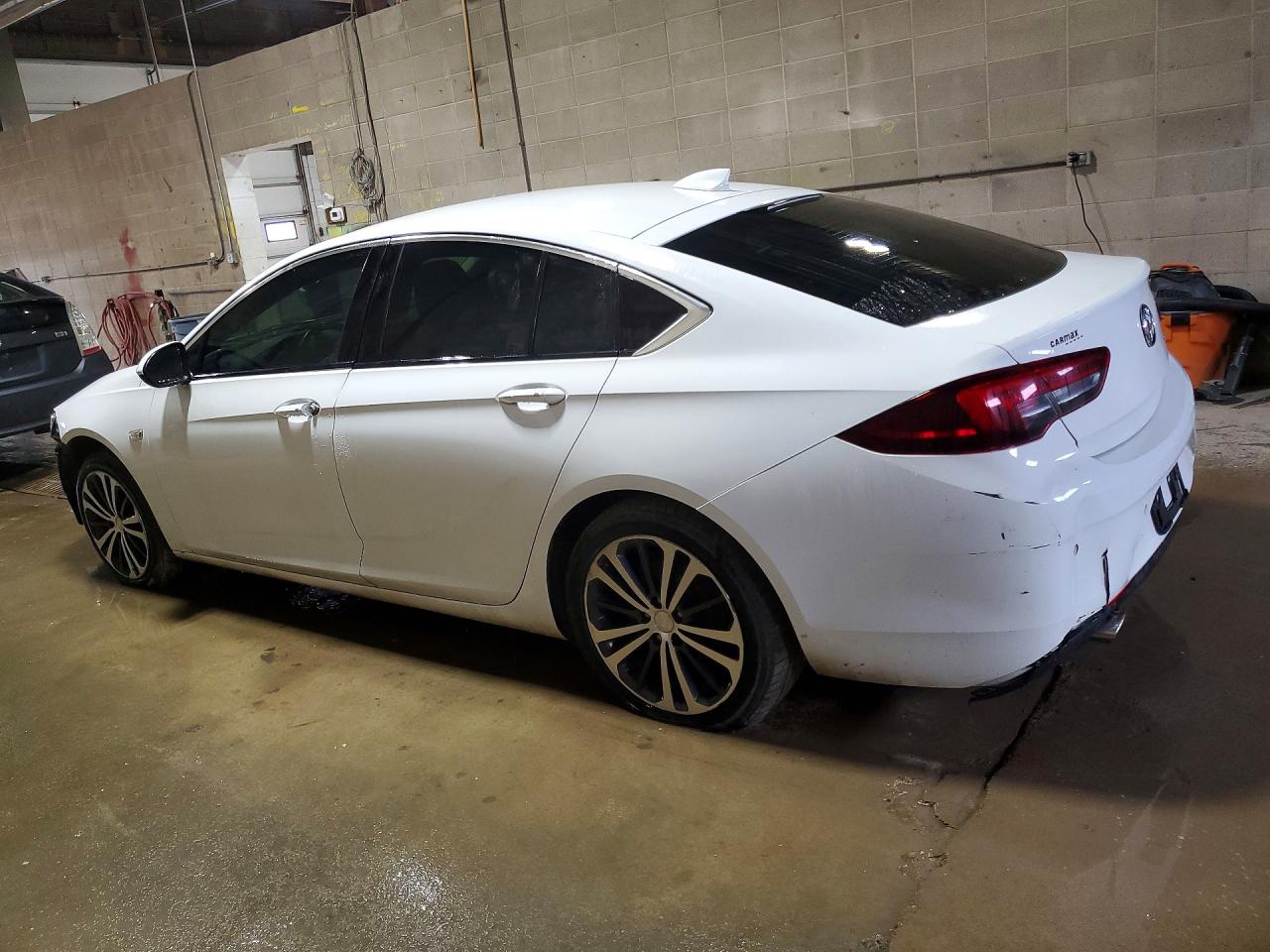 2019 Buick Regal VIN W04GL6SX2K1009356 photo 2