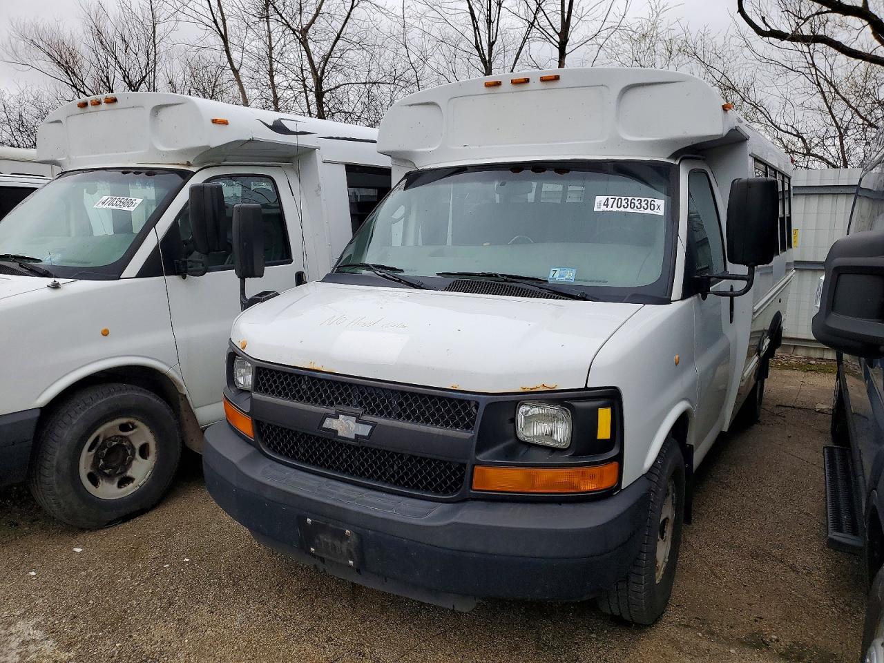 2014 CHEVROLET Express VIN 1GB0G2BA2E1173926 photo 2