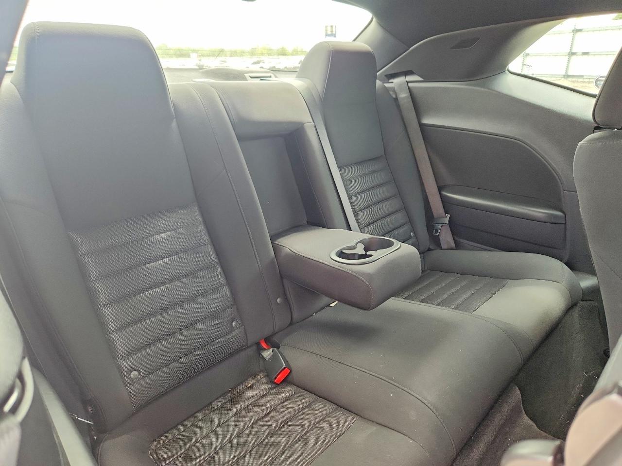 2010 Dodge Challenger VIN 2B3CJ4DV2AH175095 photo 10