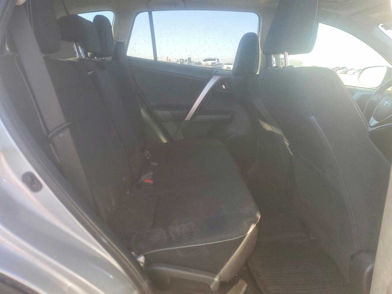 2018 Toyota Rav4 VIN JTMWFREV8JD128112 photo 11