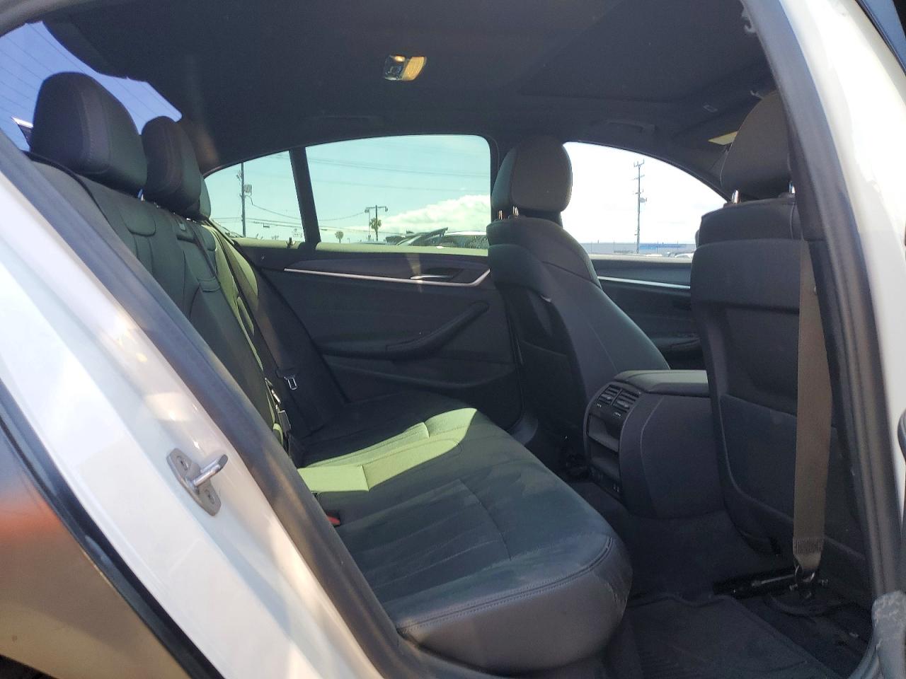 2021 BMW 5 series VIN WBA53BH04MWX26067 photo 10