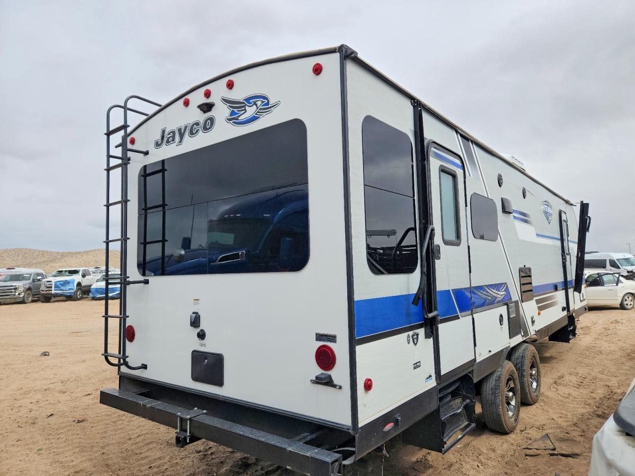 2018 JAYCO All models VIN 1UJBJ0BR0J14L0107 photo 4
