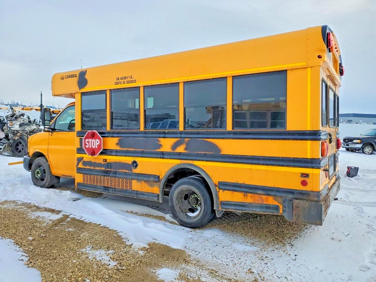 2011 CHEV Express VIN 1GB3G3BG3B1180001 photo 2