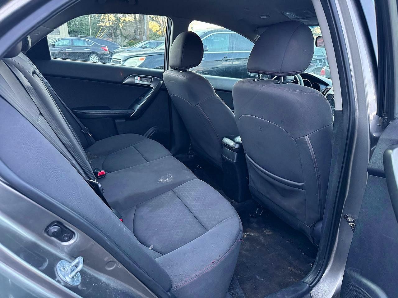 2011 Kia Forte VIN KNAFW4A30B5334170 photo 6