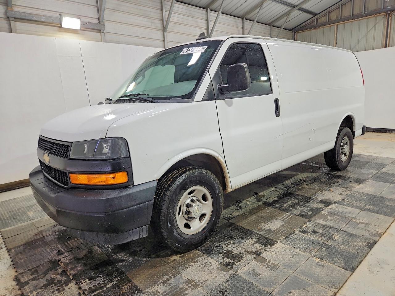 2021 Chevrolet Express VIN 1GCWGAFP8M1207509 photo 1