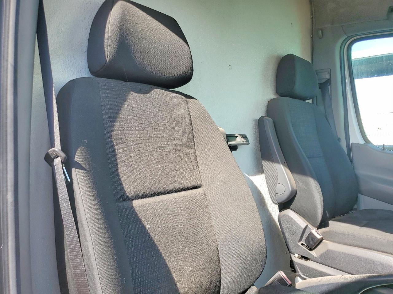2016 Mercedes-Benz Sprinter VIN WD3PE8CD4GP330085 photo 11