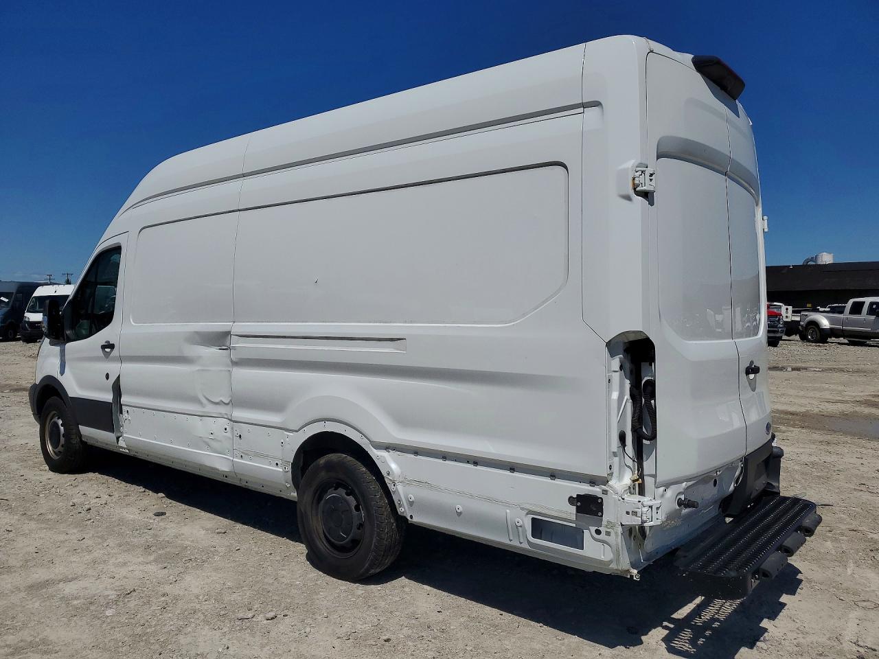 2018 Ford Transit VIN 1FTKR3XM9JKB52261 photo 2
