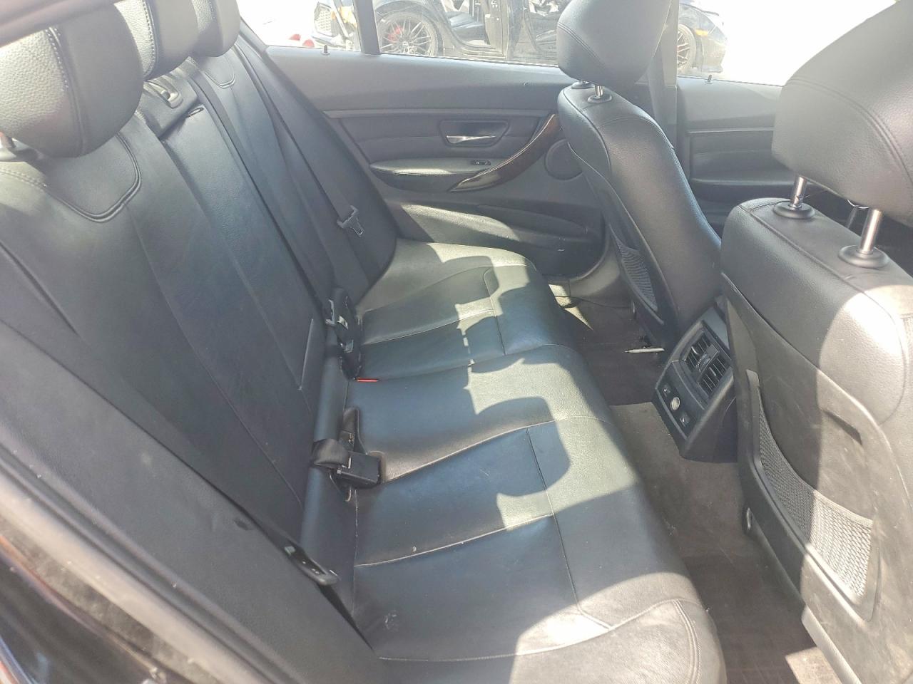 2015 3 series VIN WBA3B5C50FP654392 photo 10