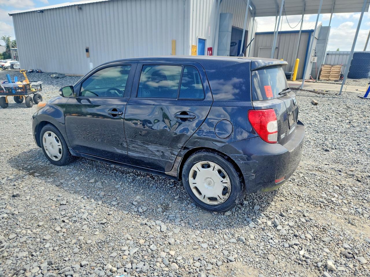 2014 Scion Xd base VIN JTKKUPB46E1044245 photo 2