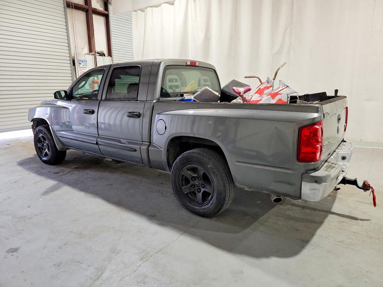 2005 Dodge Dakota VIN 1D7HE48N25S165920 photo 2