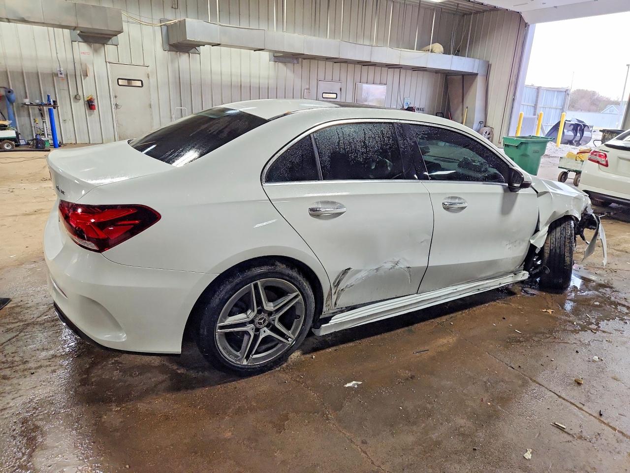 2020 Mercedes-Benz A-class VIN W1K3G4FB5LW044009 photo 3