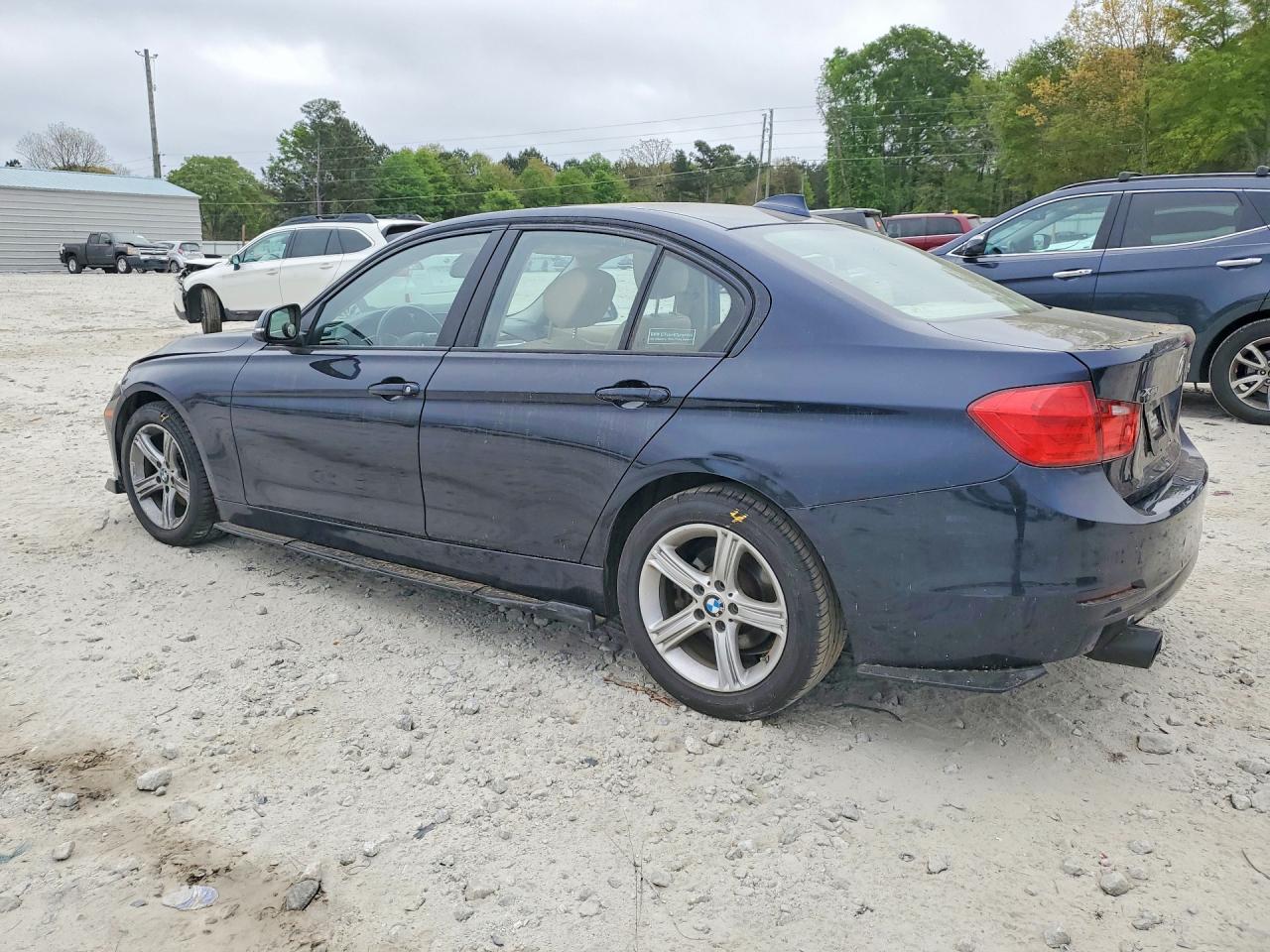 2014 BMW 3 series VIN WBA3B5G56ENS11412 photo 2