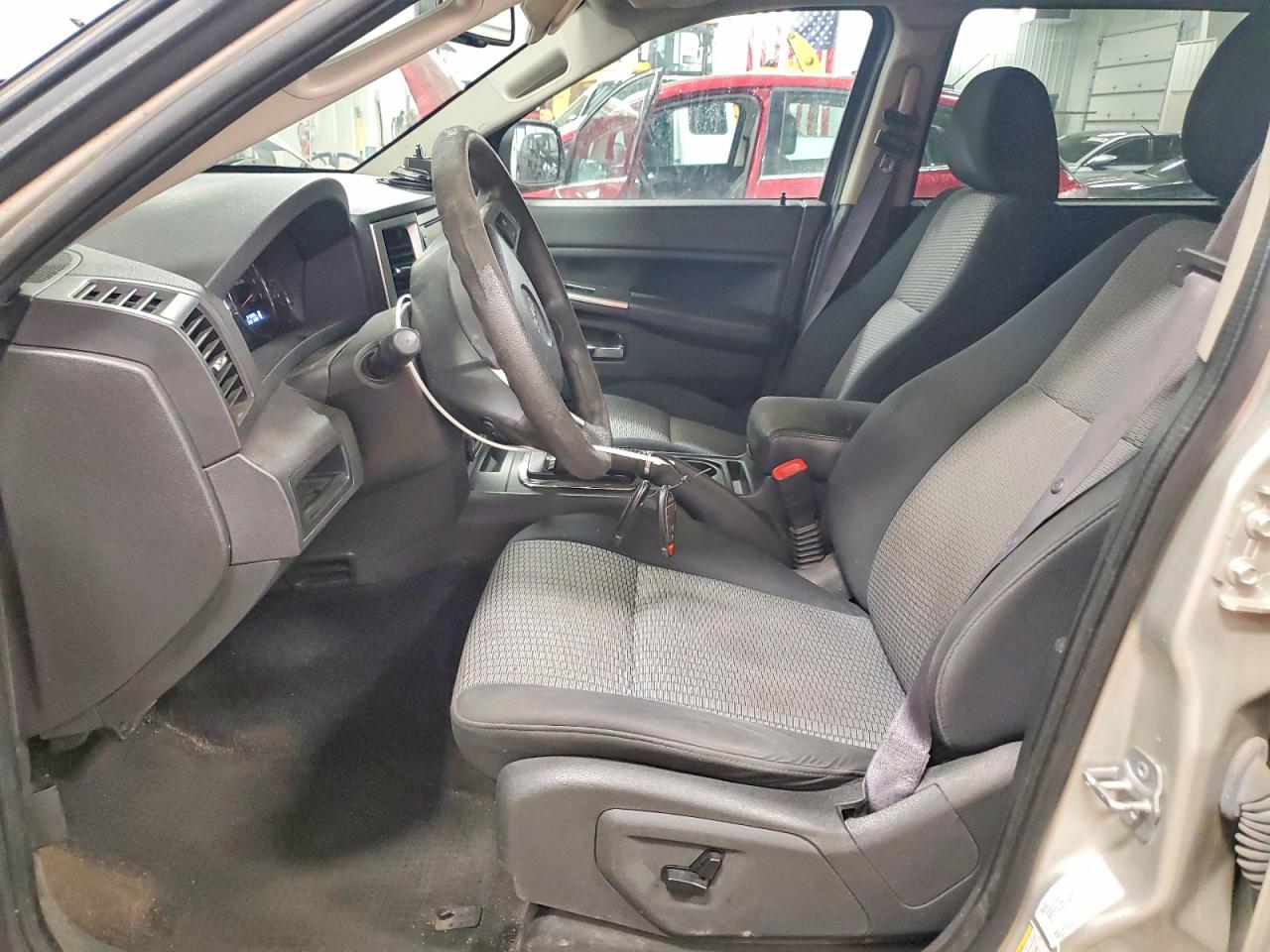 2010 Jeep Cherokee VIN 1J4PR4GK7AC117460 photo 7