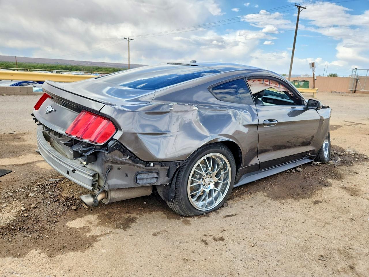 2017 Ford Mustang VIN 1FA6P8TH1H5295653 photo 3