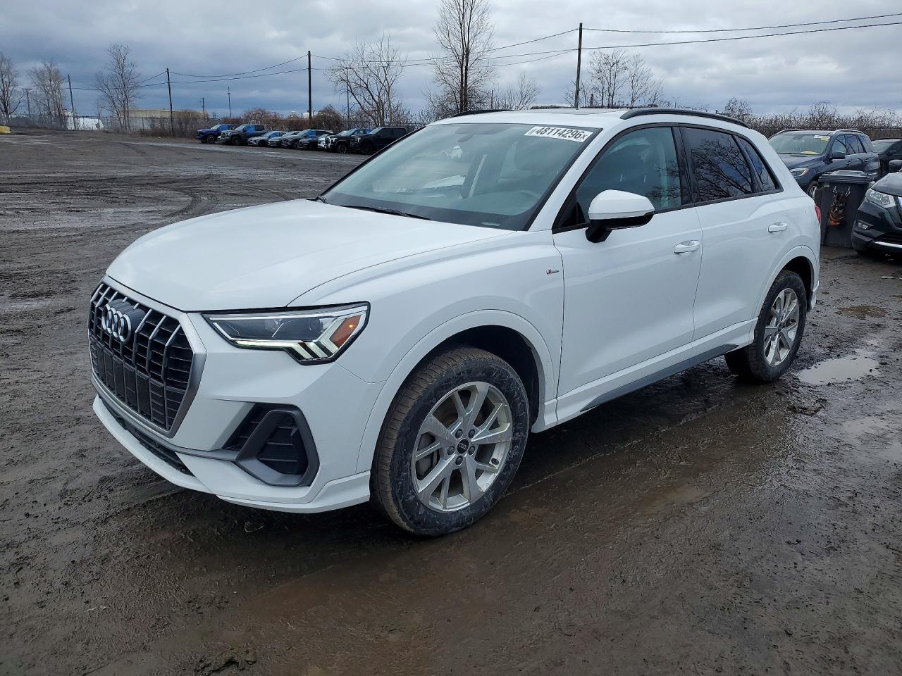 2024 Audi Q3 VIN WA1DECF36R1025704 photo 1